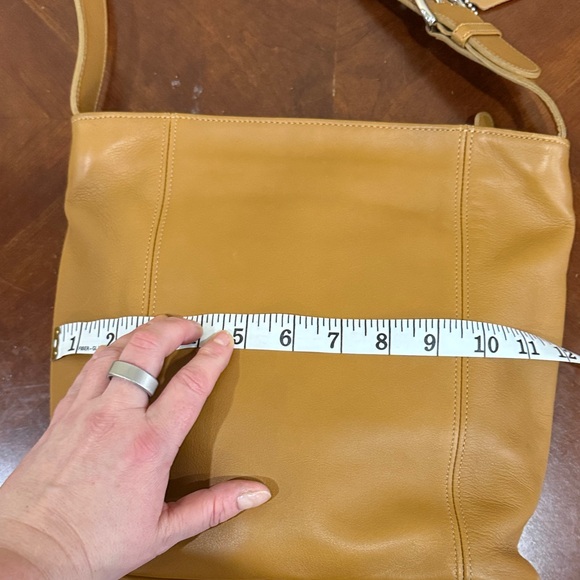 Coach Tan leather Shoulder Bag no. K7C 4169 - Picture 4 of 15